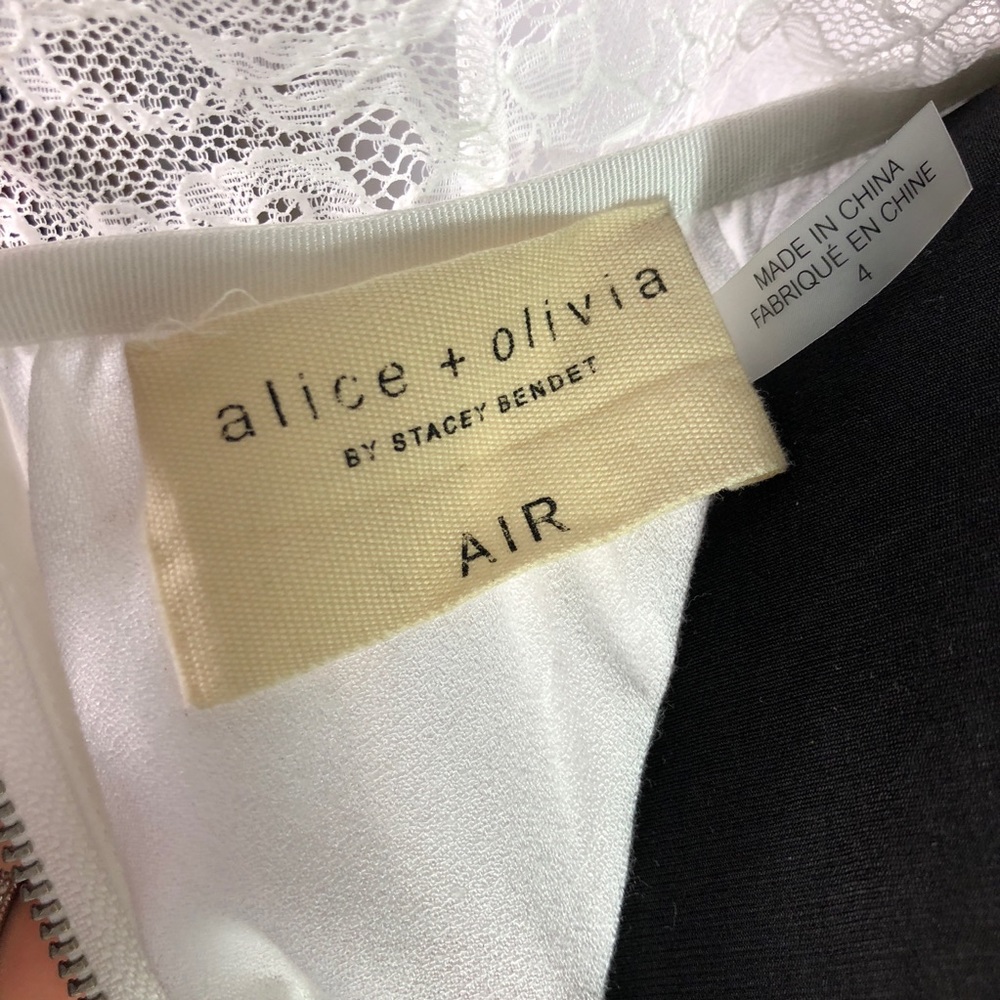 Alice + Olivia Jasper Lace Back Romper Sleeveless - Picture 5 of 7